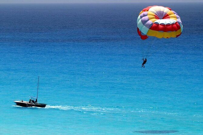 15 minutes Parasailing in Punta Cana - The views from above: turquoise water and a coastline you can actually read
