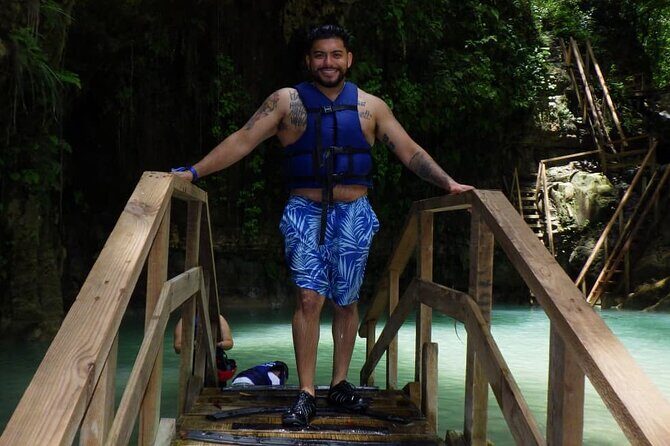 Adventure Damajagua Waterfalls and Monkey House in Puerto Plata - Monkeyland Squirrel Monkeys: close-up wildlife with rules that keep it safe