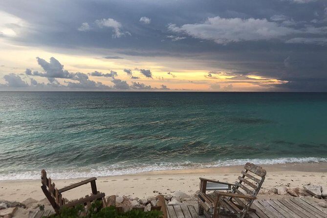 Bahía de las águilas glamping experience from Santo Domingo - Playa de Los Patos: cold river water plus warm sea