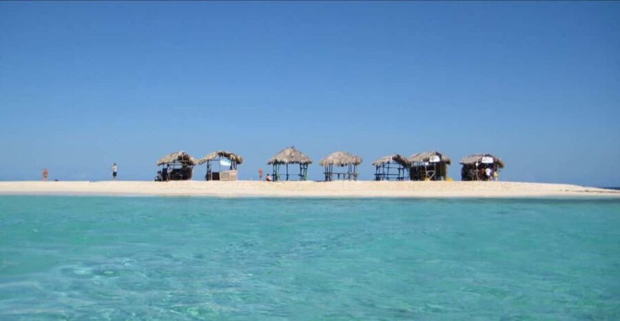 Cayo Arena: Paradise Island & Magroves Tour Private - Monte Cristi mangroves: speedboat through a thick forest of channels