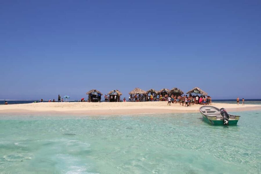 Cayo Arena: VIP Experience in Luxury Catamaran - Cayo Arena Sand Bank: Snorkeling Over Shallow Reef Life
