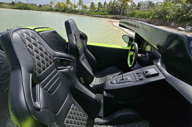 Chic and Fast Jet Car Water Experience - The Jet Car Ride: Why the Slow-Fast-Safe Approach Works