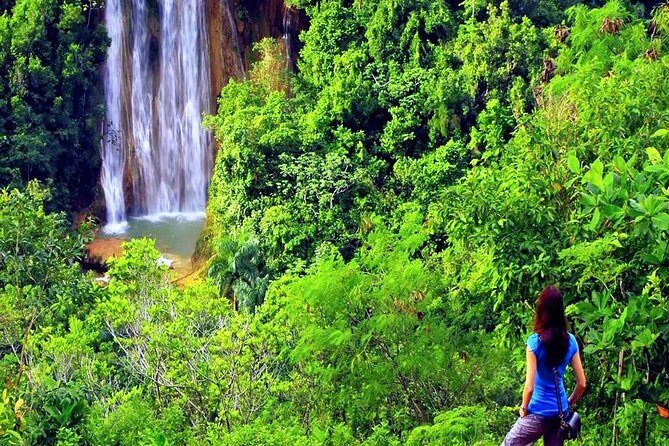 El Limón waterfalls Tour (horse riding & swimming) with lunch - The route to El Salto del Limon: river trail and plantation stops