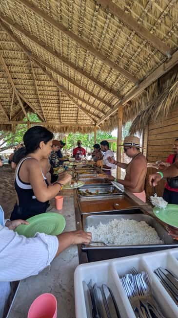 From Santo Domingo: Catalina Island Day Tour - Catamaran to Isla Catalina: 30 Minutes of Ocean Views
