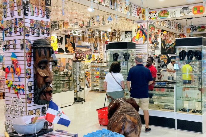 Guided Shopping Tour to WordMart Souvenirs - Round Trip Transport - Rum, cigar, coffee, and chocolate tastings: included, but confirm timing