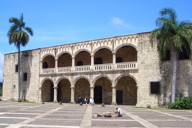 Historical Tour in the Colonial City of Santo Domingo - Parque Colón: The Epicenter You Use to Orient Yourself