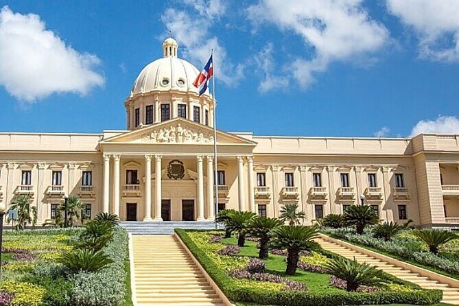 Historical Tour in the Colonial Zone - Museo de las Casas Reales: royal palaces built for power