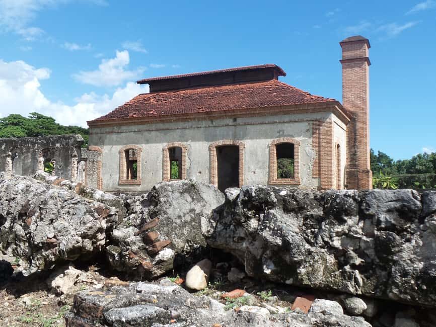 History of Slavery Guided Tour - A religion-and-rum story you can walk through