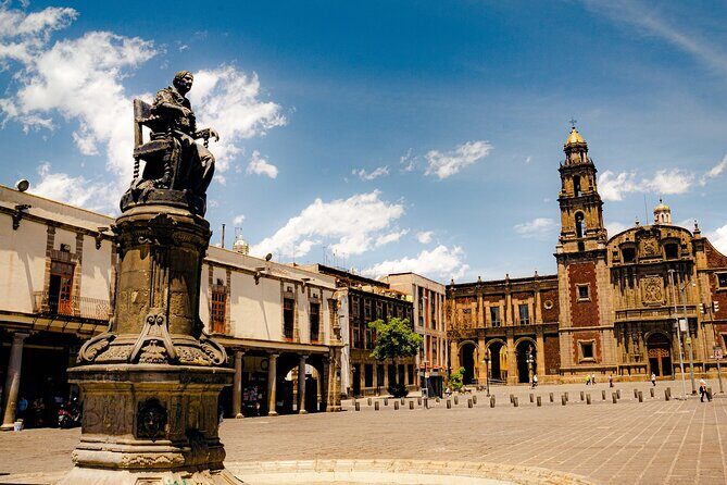 Iconic Highlights and historical Tour in Santo Domingo - Malecon: where modern views meet older monuments