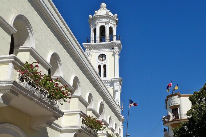 Iconic Highlights and historical Tour in Santo Domingo - Zona Colonial: Columbus Palace and the streets you can read