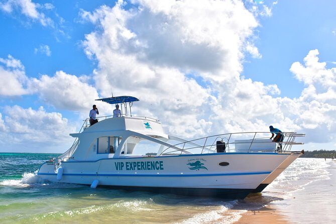 Luxury Sunset Party Boat - Pickup, Playa Bibijagua, and Getting on the Water Smoothly