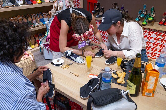 Make Authentic Espadrilles in Puerto Plata - Stop 2: Picking materials, sizes, colors, and lace styles
