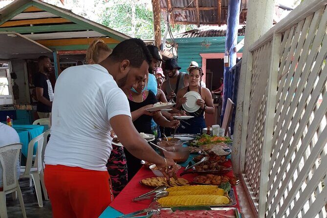 María and Miguel stop - Half day tour to El Limón waterfall with lunch included - Getting the most out of your half day
