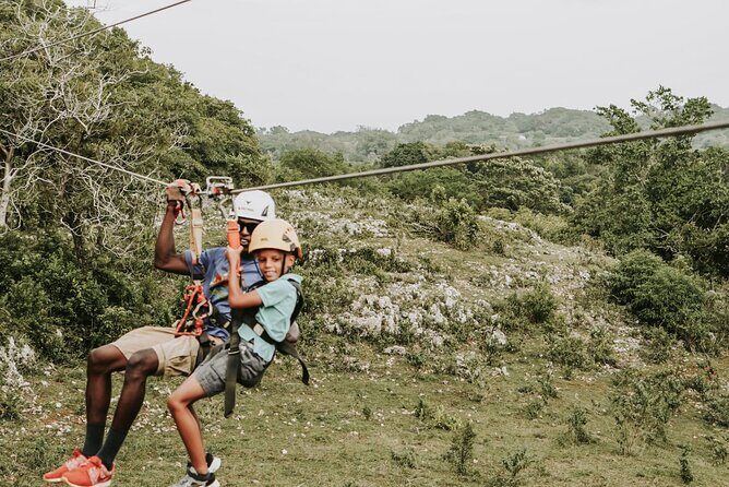 Monkey Jungle with Zip line - Monkey Jungle: Walking Through the Squirrel Monkey Environment