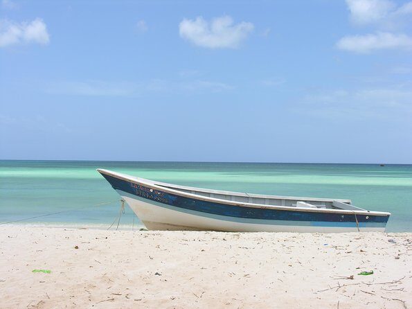 Nature Combo Oviedo Lagoon & Bahia de las Aguilas - Jaragua National Park in one day: why this combo works