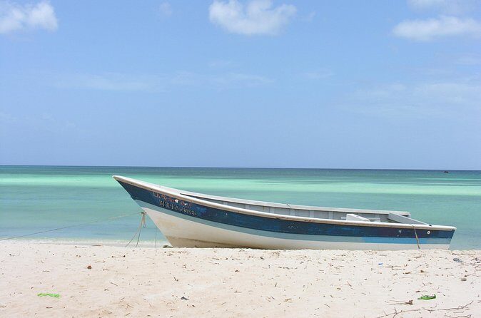 Nature Combo Oviedo Lagoon & Bahia de las Aguilas - The shift from lagoon to beach: managing time and energy