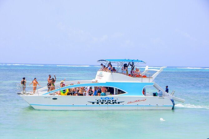 Party Boat Punta Cana - Where you start in Bávaro and how the pickup helps