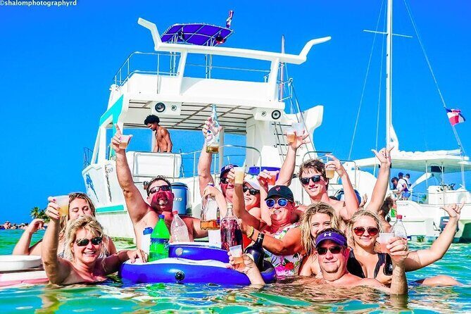 Premium Party Boat in Bávaro - Punta Cana - A premium PartyBoat experience in Bávaro, built around the good stuff