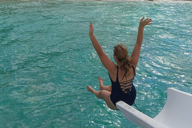 Premium Party Boat in Bávaro - Punta Cana - Onboard entertainment and choreographies: why the boat feels different