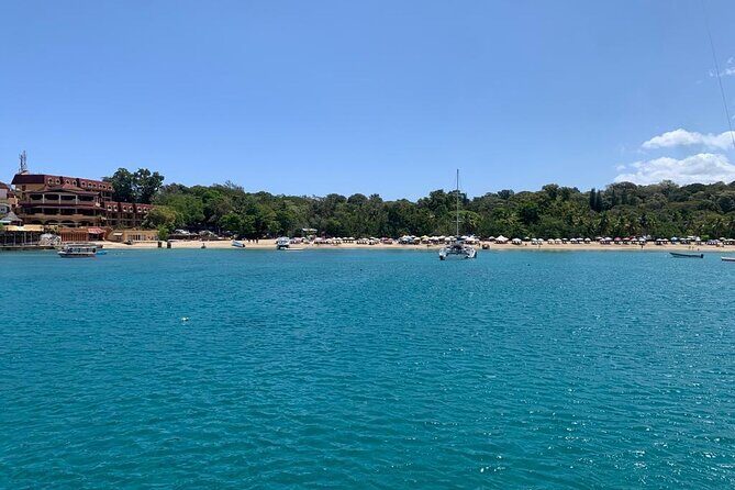 Private Cruise on a Hatteras 52 - Sosua Beach Start: Your 52-Foot Yacht Day Begins