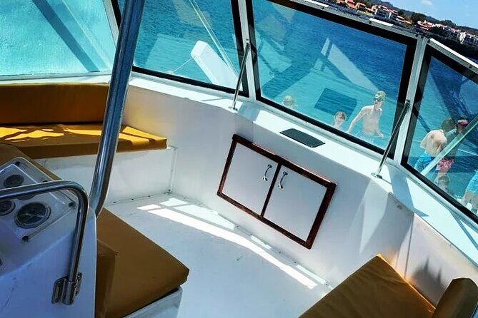 Private Cruise on a Hatteras 52 - The Paddle to Sousa Beach: Clear Water and Real Scenery