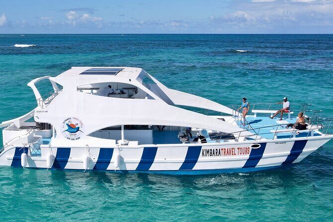 Private Party boat, snorkeling, sand bar, music, drinks - Doritos, fruit, and the snack strategy that keeps you enjoying the sea