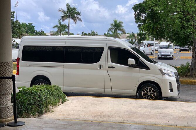 Private Transfer from Hotels to Punta Cana Airport - Pickup at your hotel lobby: where the meeting actually happens