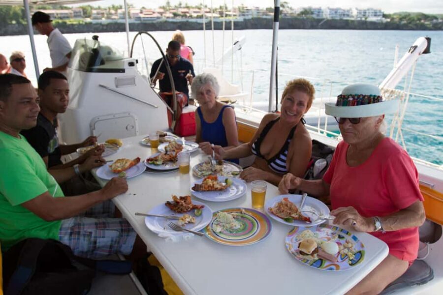 Puerto Plata: Sosúa Catamaran Day Trip with Lunch and Drinks - Service Style: Friendly Crew, Benjamin’s Hospitality, and Photo Help