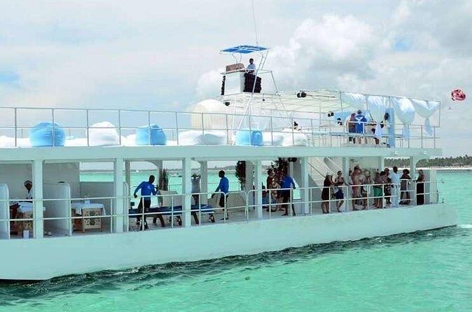 Punta Cana Adults Only Excursion to the only Floating Day Spa - Doctor Fish Foot Detox: Ticklish, Natural, and Toothless