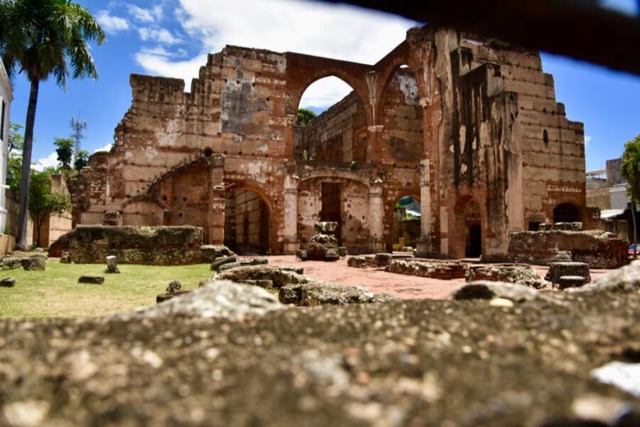 Punta Cana: Santo Domingo Day Trip with Tickets and Lunch - Colonial Zone stroll in The Ladies: your best chance to slow down