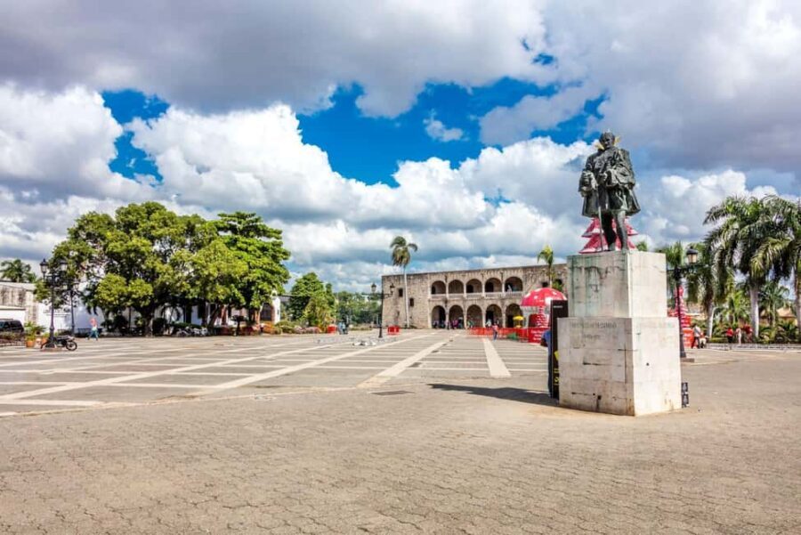 Santo Domingo Colonial City Tour Full Day with Lunch - Los Tres Ojos: cooling off in crystal-clear cave lagoons