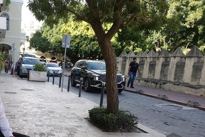 Santo Domingo Colonial City walking tour - Tailored attention with Samuel Bisonó: what you gain beyond facts