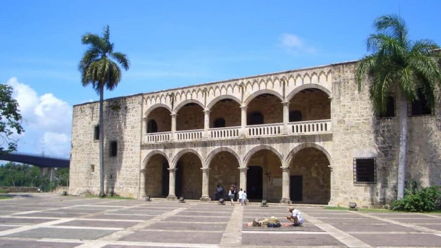 Santo Domingo: Colonial Zone Walking Tour with Tastings - Rum Museum tasting: what Dominican rum is beyond the label