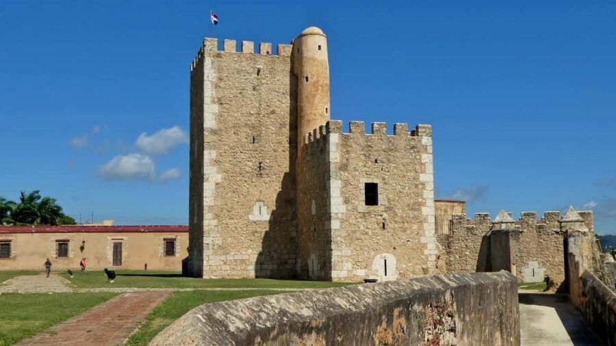 Santo Domingo: Private City Tour walking - The Cathedral Stop: Where the First Church Power Took Shape
