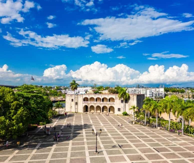Santo Domingo: Small Group Tour with Cable Car from Bayahibe - Los Tres Ojos National Park: turquoise lagoons without the big-city feel
