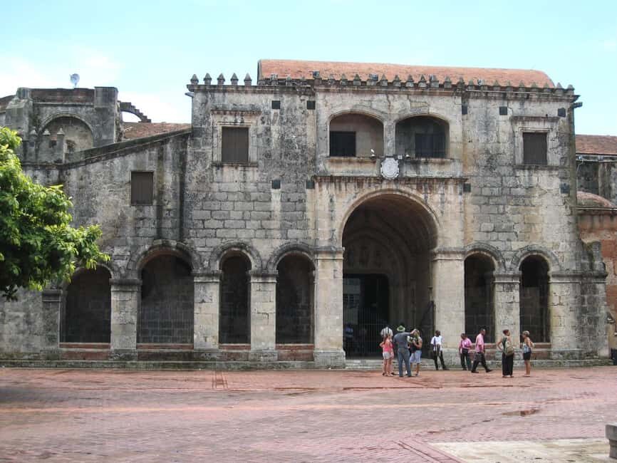 Santo Domingo Tour with caves from Punta Cana - National Palace of the Dominican Republic: what the stop is really for
