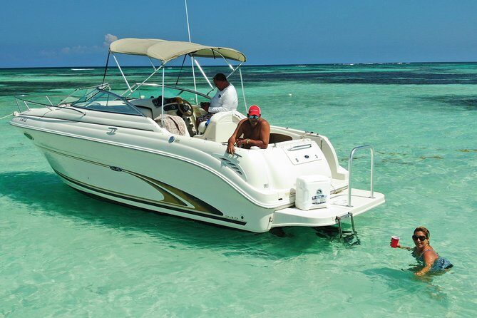 Snorkel & Sandbar on Private Searay Yacht 25ft in Cap Cana Marina ,Punta Cana - Drinks, comfort, and the ride you actually care about
