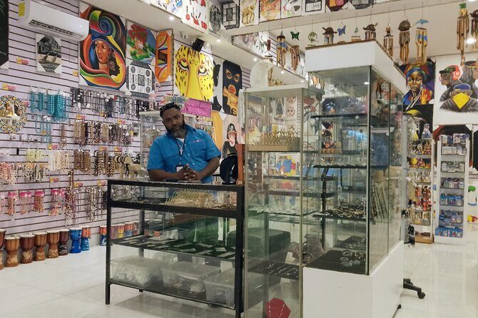 World Mart Souvenirs Store - Free Pick-up / Drop-off - Value check: is $5 worth it?